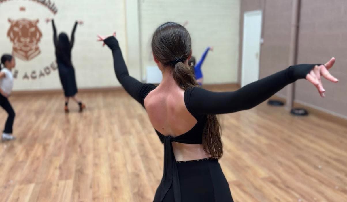 Blurred background dancer